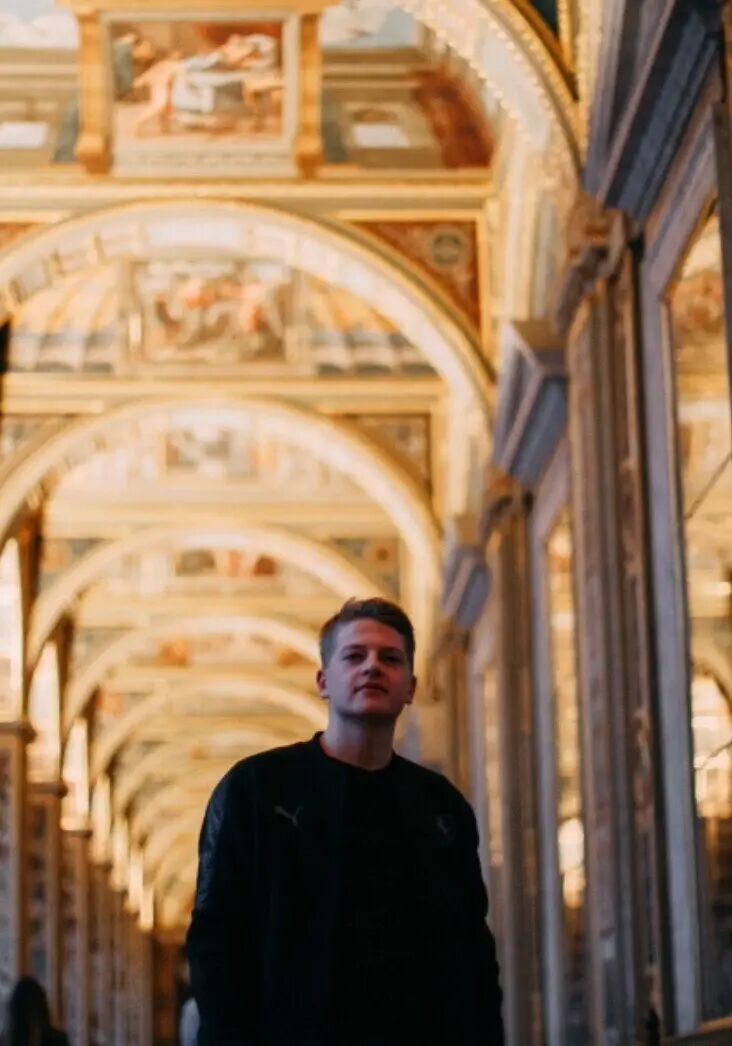  30623098  , 27 ,    -