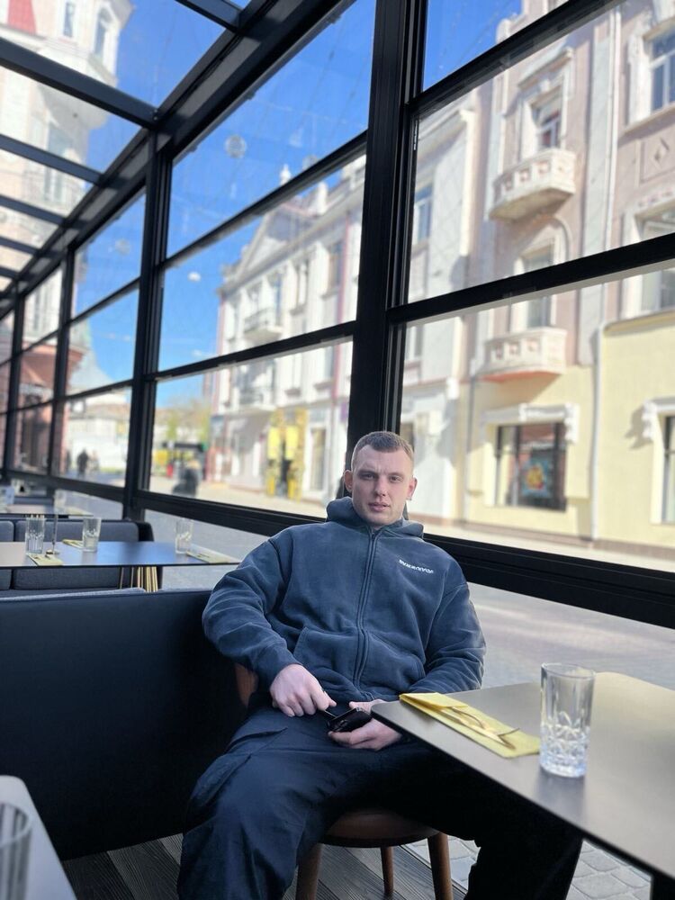  43547818  Luka, 31 ,    