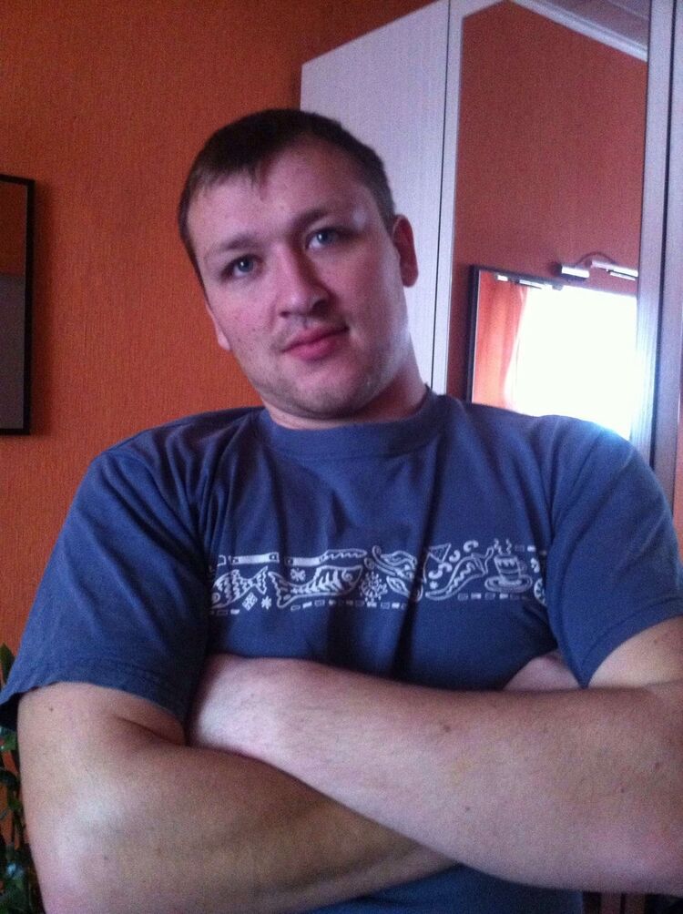  8509528  Artem, 41 ,    