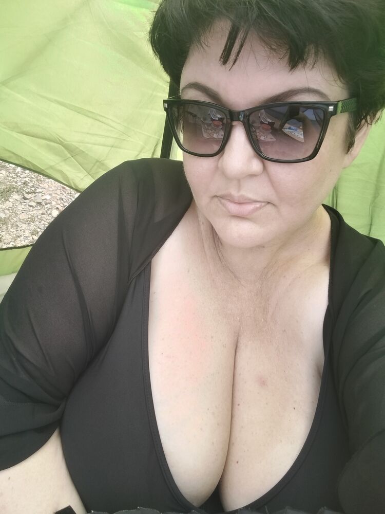  53115028  Jeni, 44 ,    