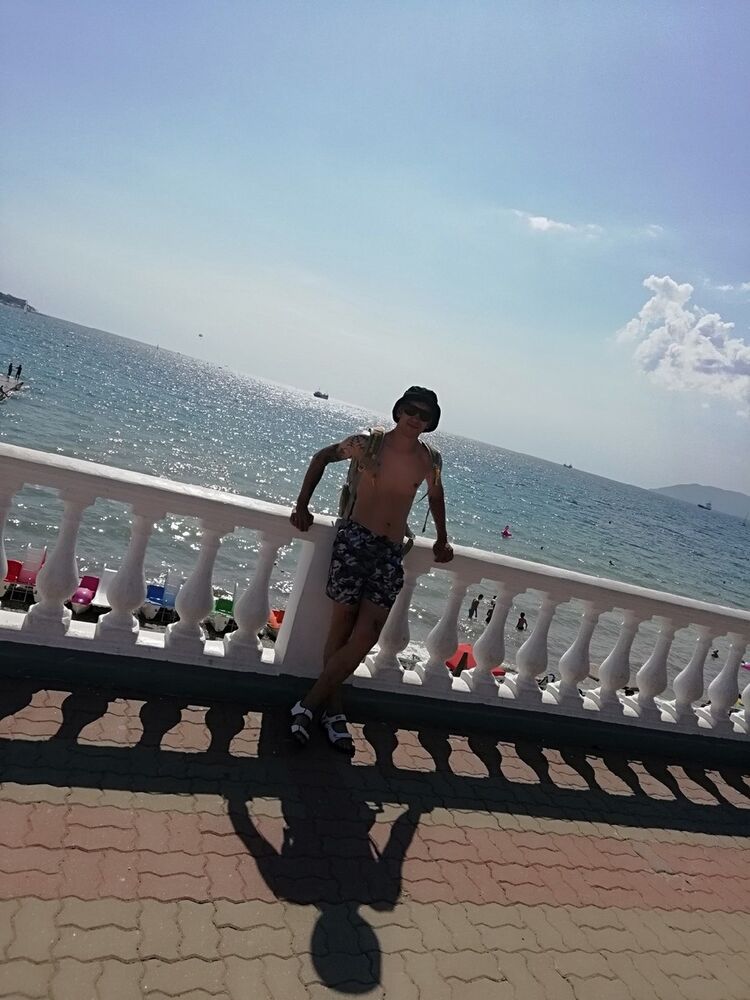 15749428  , 35 ,    