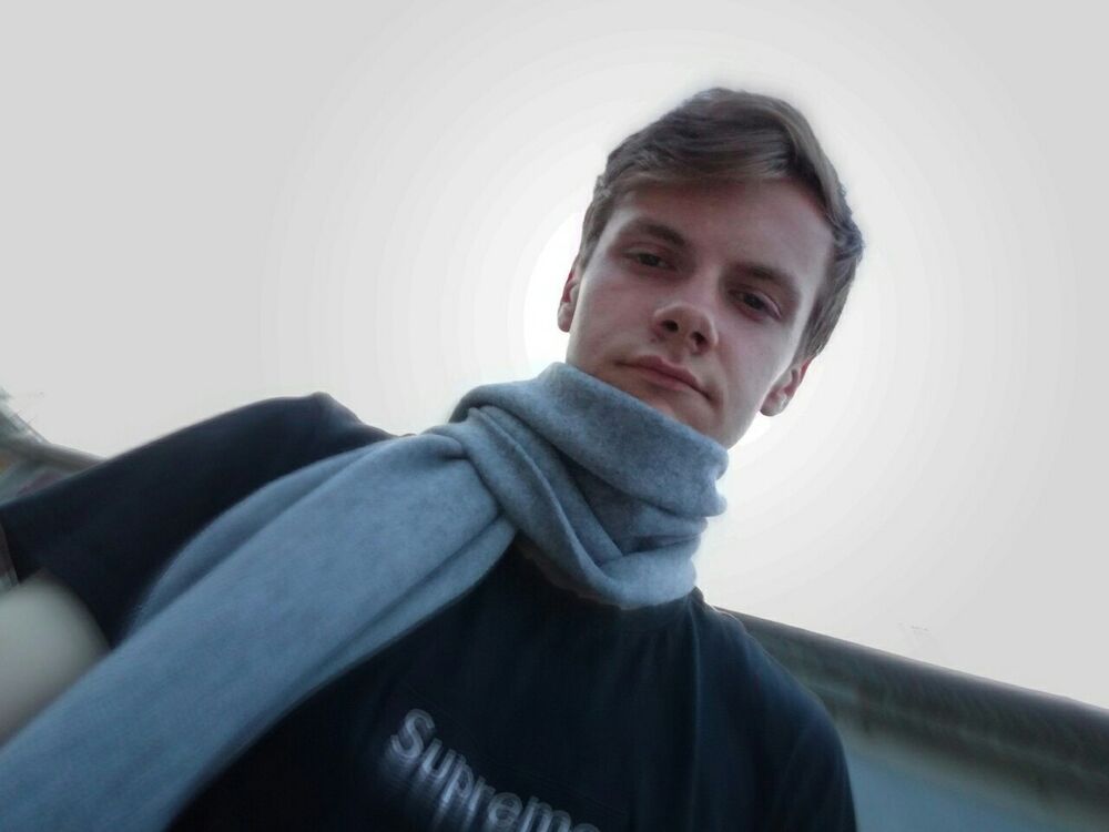  52803828  , 23 ,    