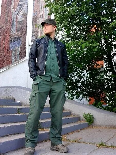  ,   Viktor, 36 ,   