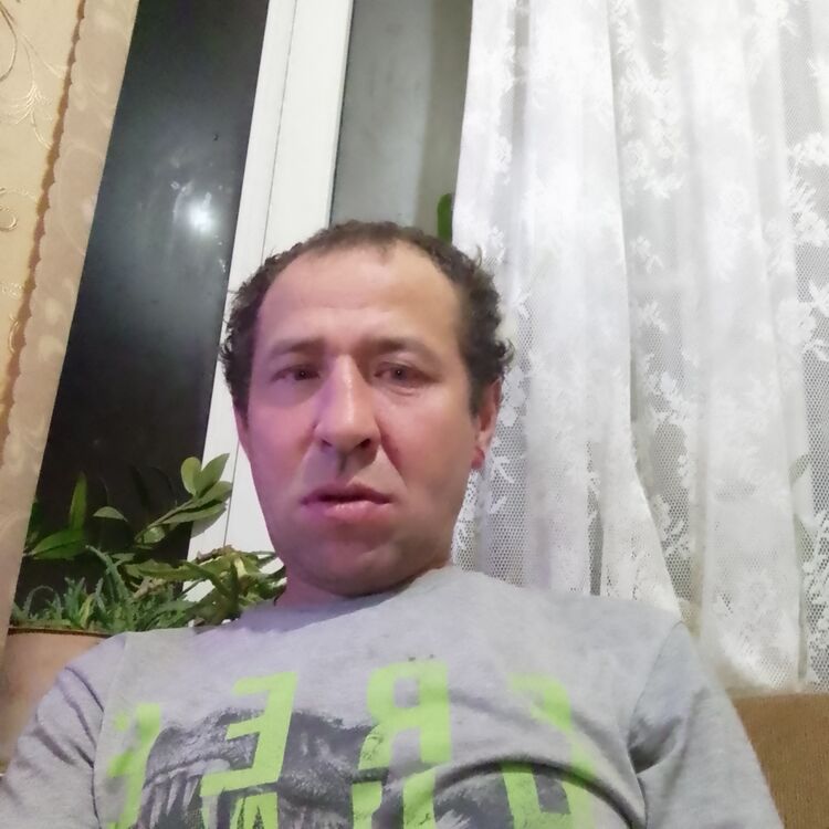  32247358  Vitaly, 44 ,    