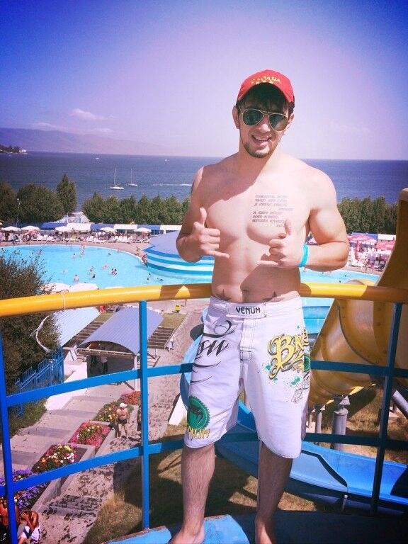  5573818  Artem, 30 ,    
