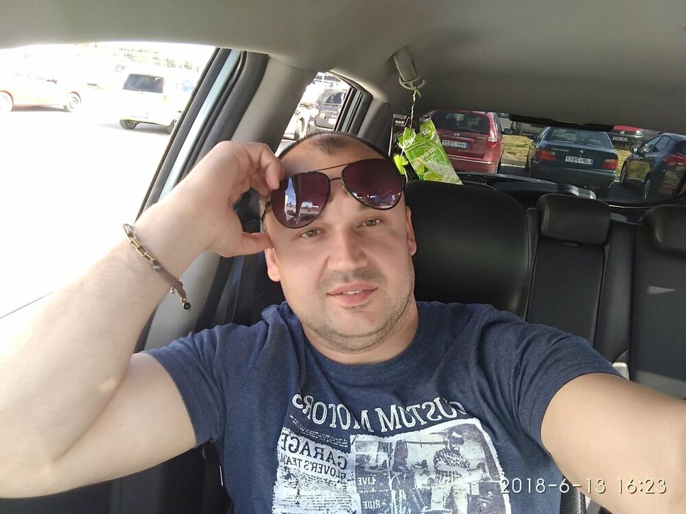  ,   Gregor, 47 ,   
