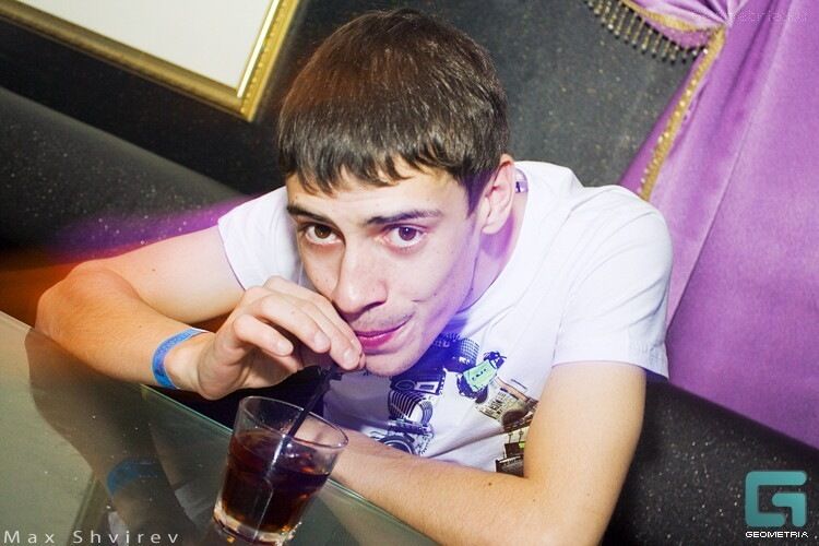  29412288  Ilya, 40 ,    