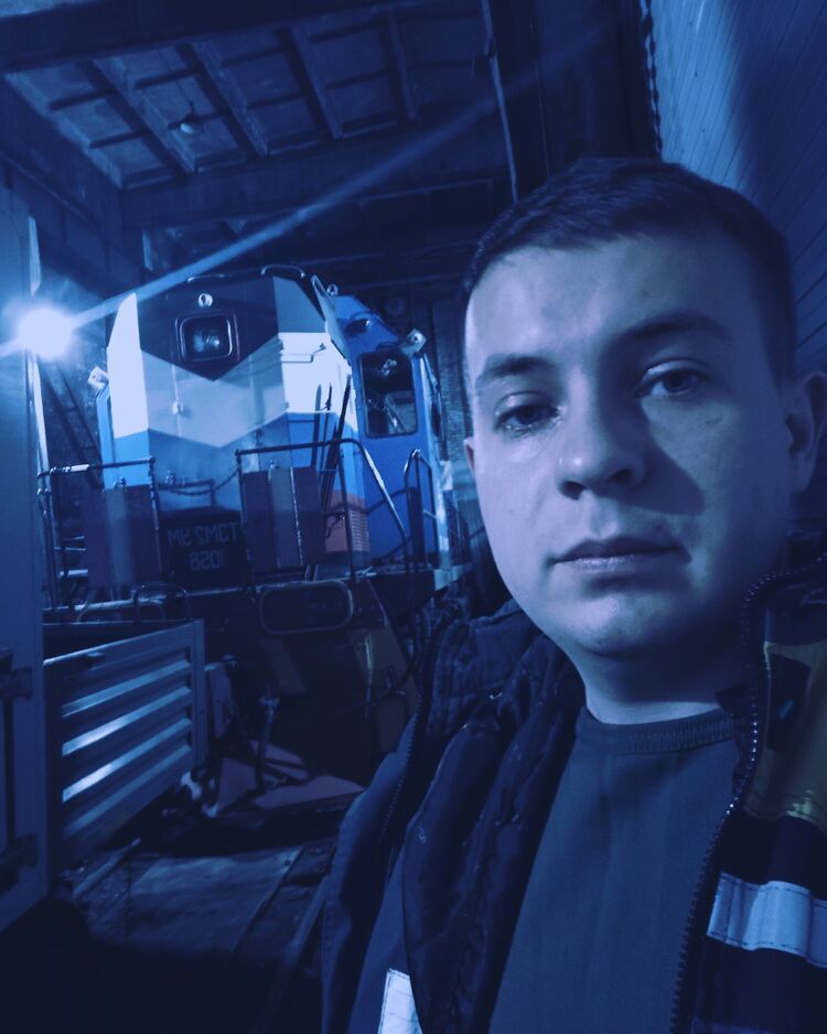  31689638  , 27 ,    