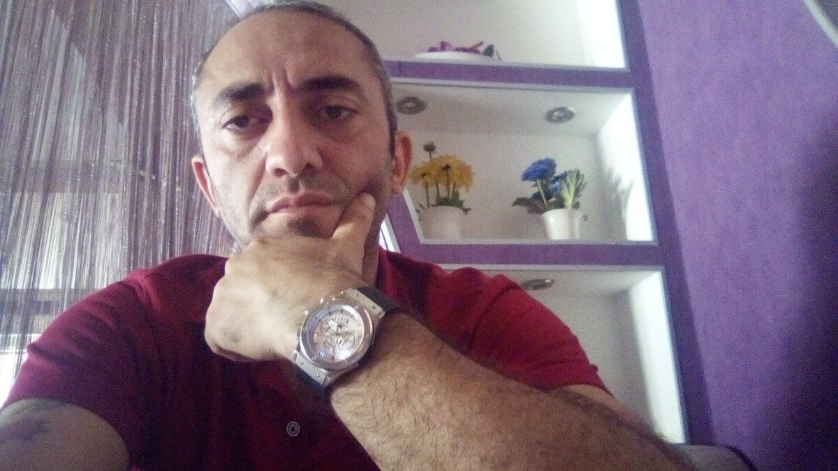  17452248  Elgun, 42 ,    