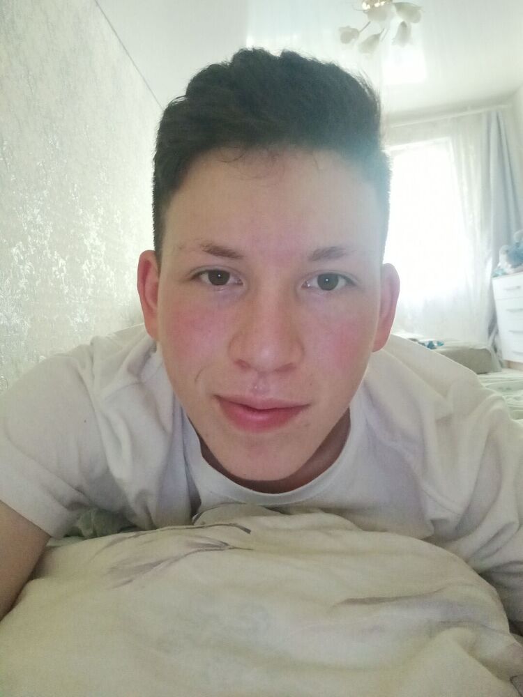  36789708  Roman, 20 ,    