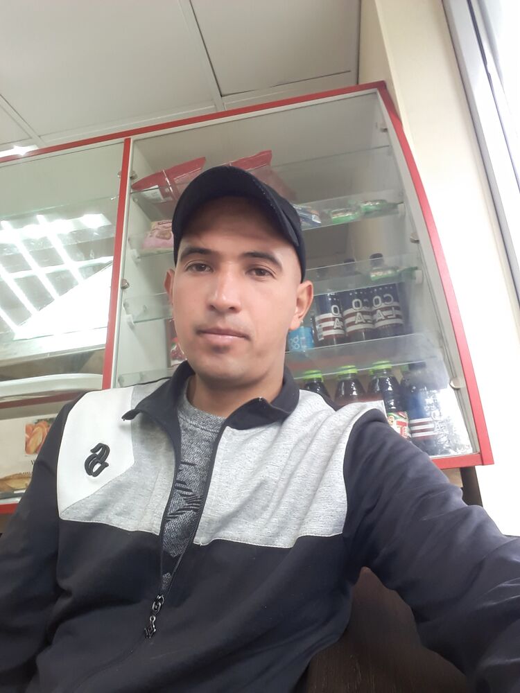  27673258  Shavkat, 33 ,    