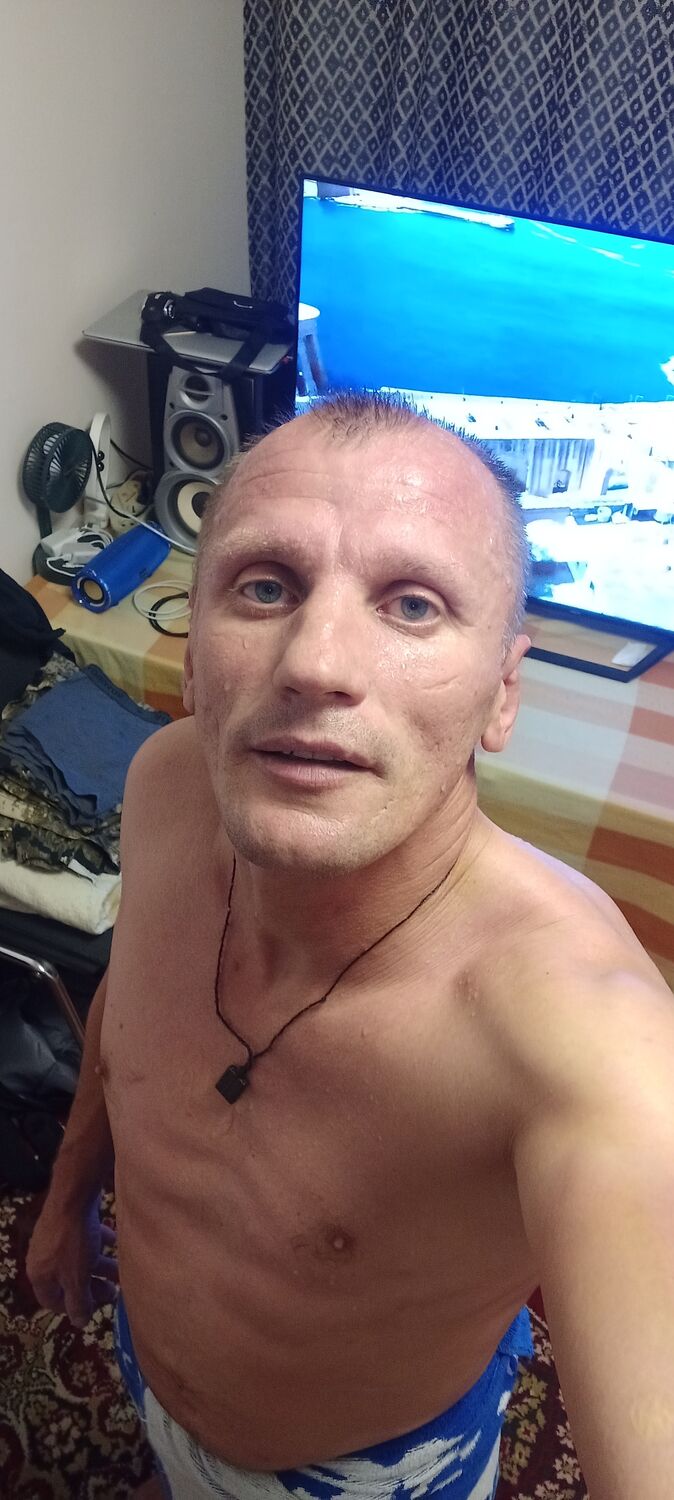  53218758  Konstantin, 41 ,    -