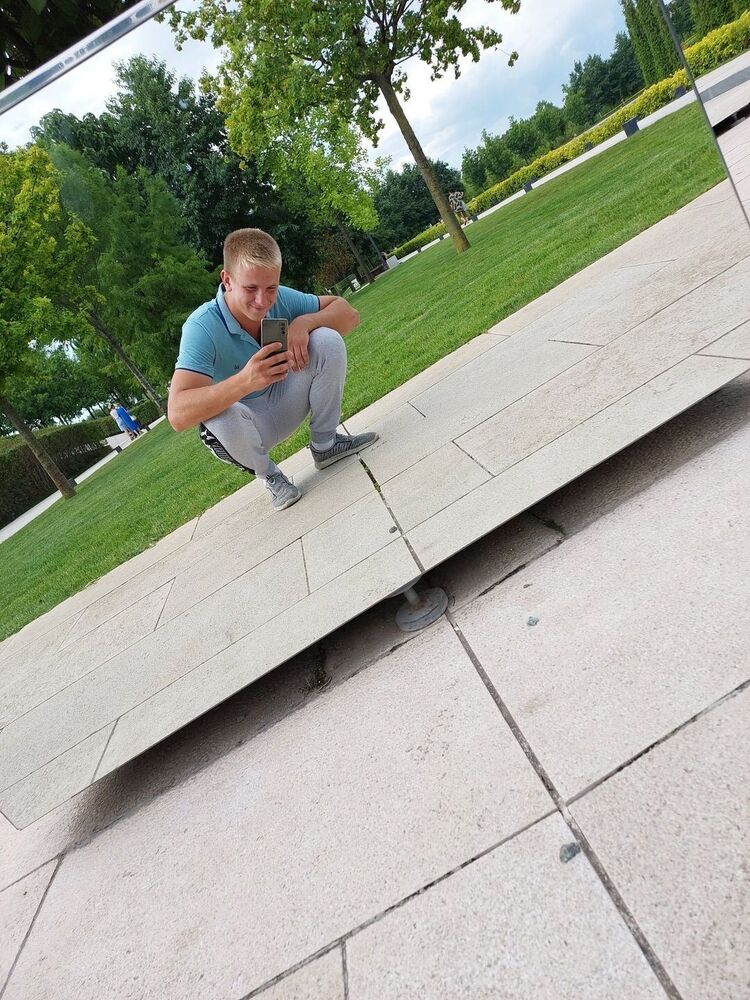  28081308  Vitaly, 27 ,    