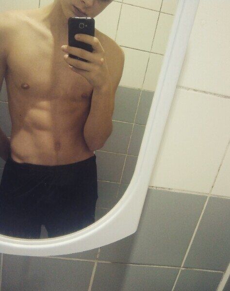  22664208  Misha, 28 ,    