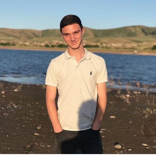  22127218  Arman, 26 ,    