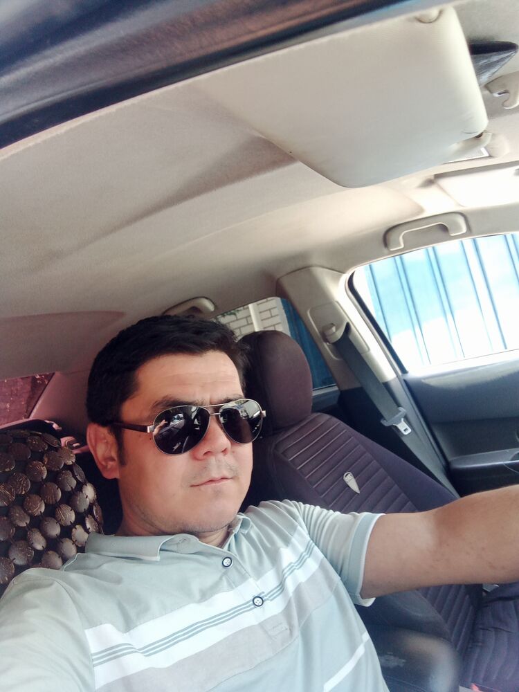  29582058  Farxod, 37 ,    