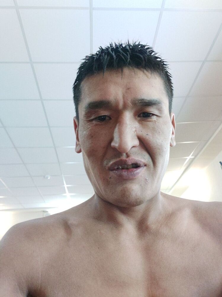  ,   Jonni, 42 ,   ,   
