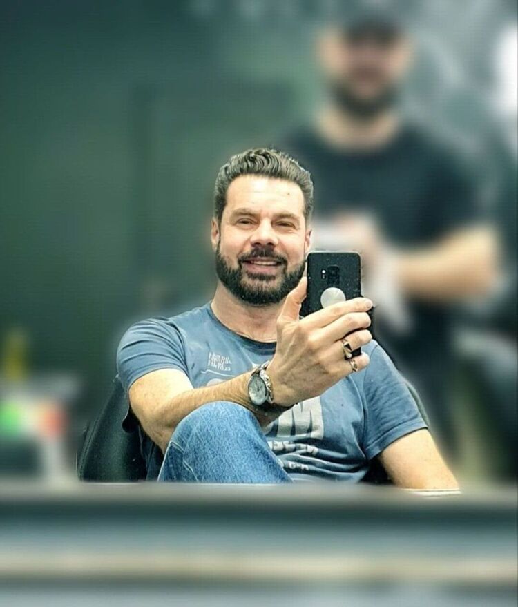 39754858  Viktorovich, 47 ,    