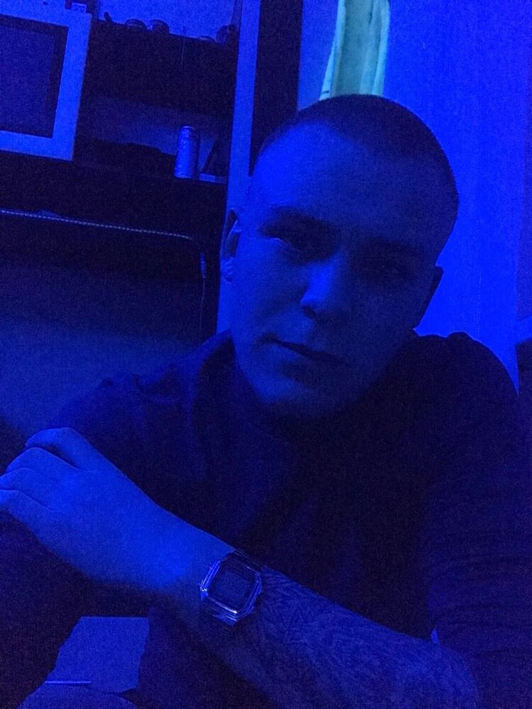  41728038  , 22 ,    