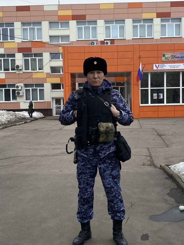  54422398  Marat, 36 ,    