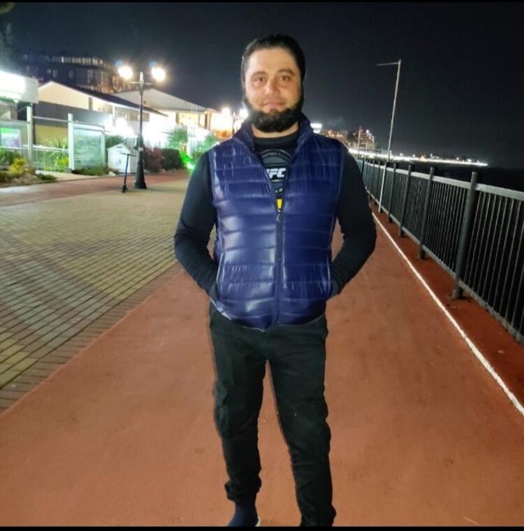  32077738  AZRET, 38 ,    