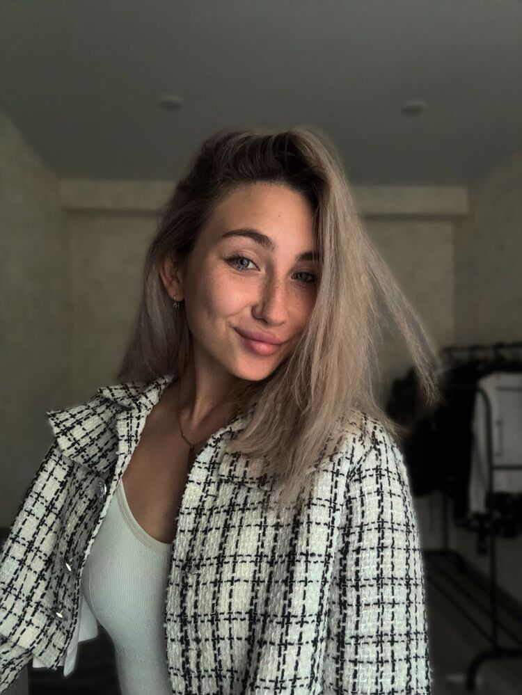  ,   Karolina, 23 ,   ,   , c 