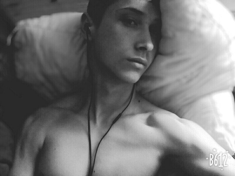  22819808  , 25 ,    -