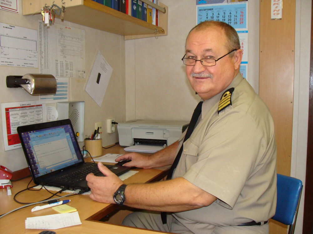  53889818  , 74 ,    -