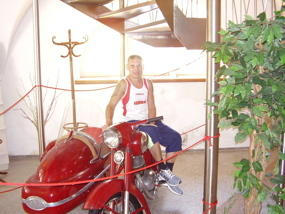  6326048  Aleks, 57 ,    