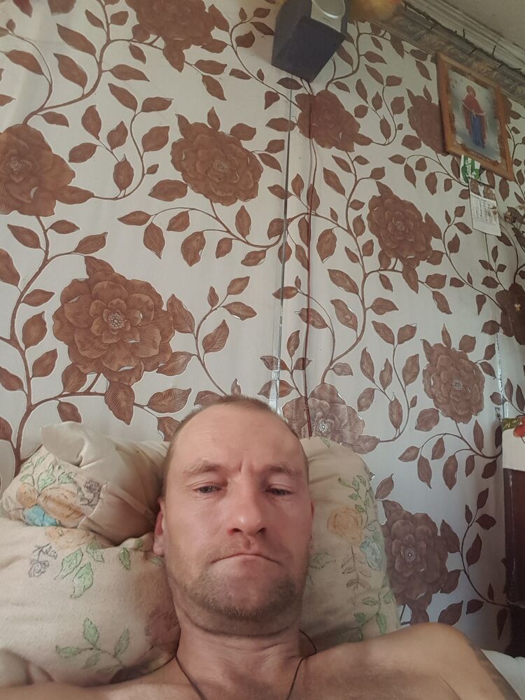  37135358  Ruslan, 51 ,    