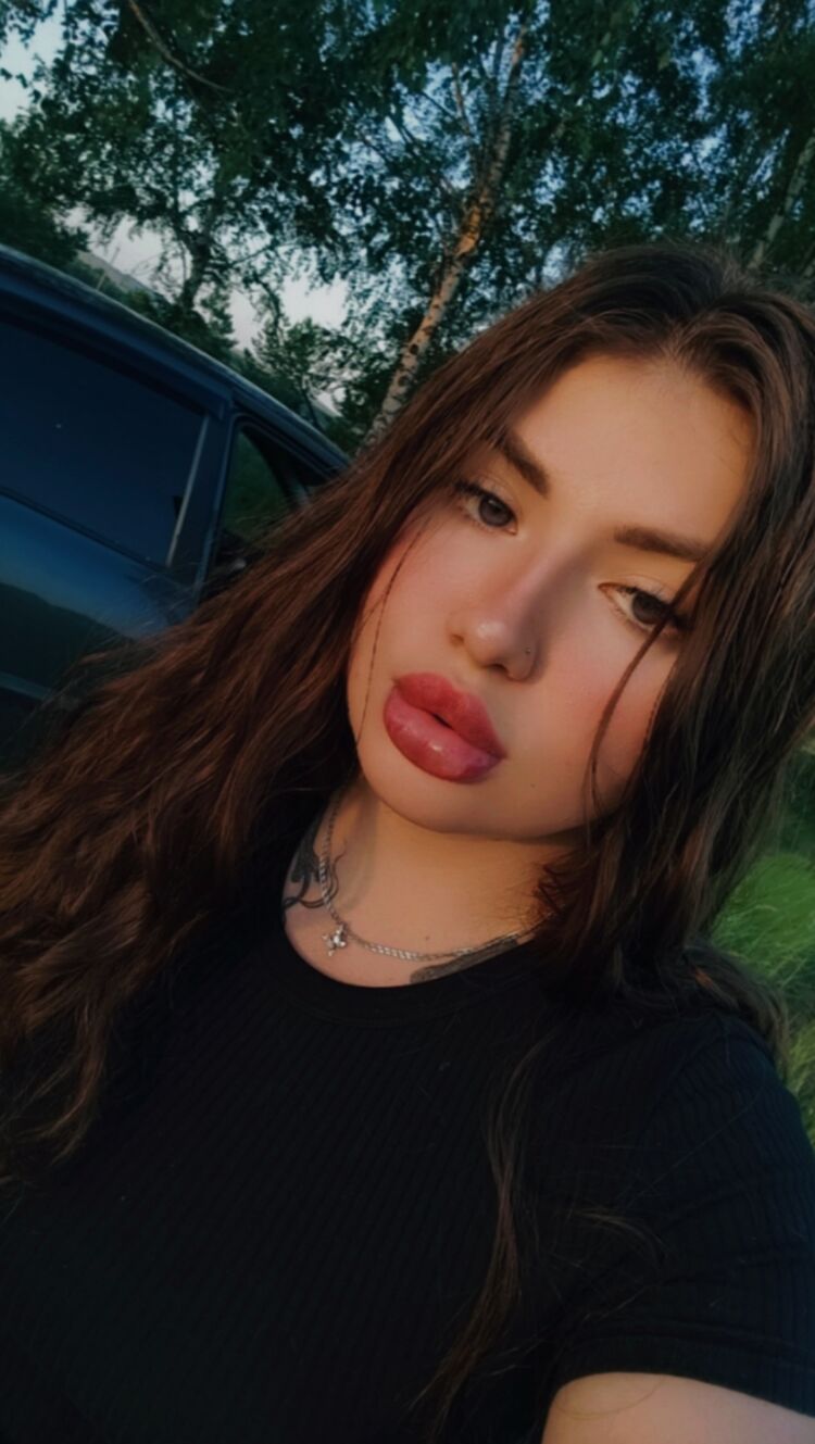  53865188  Kissssis, 20 ,    