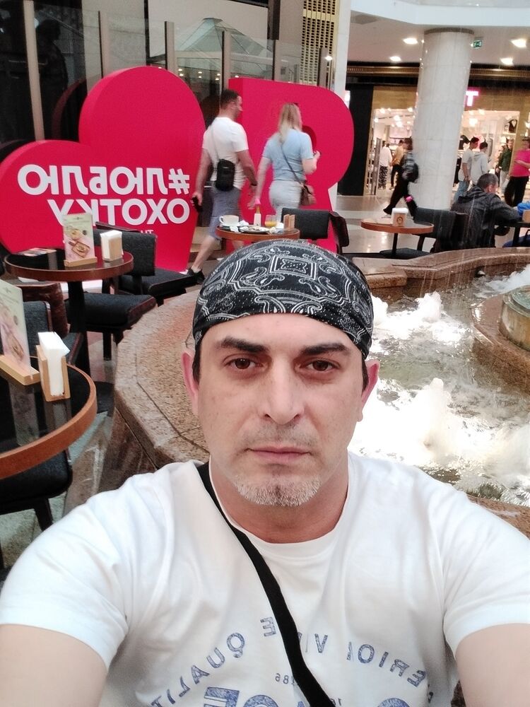  46689498  Georgi, 42 ,    