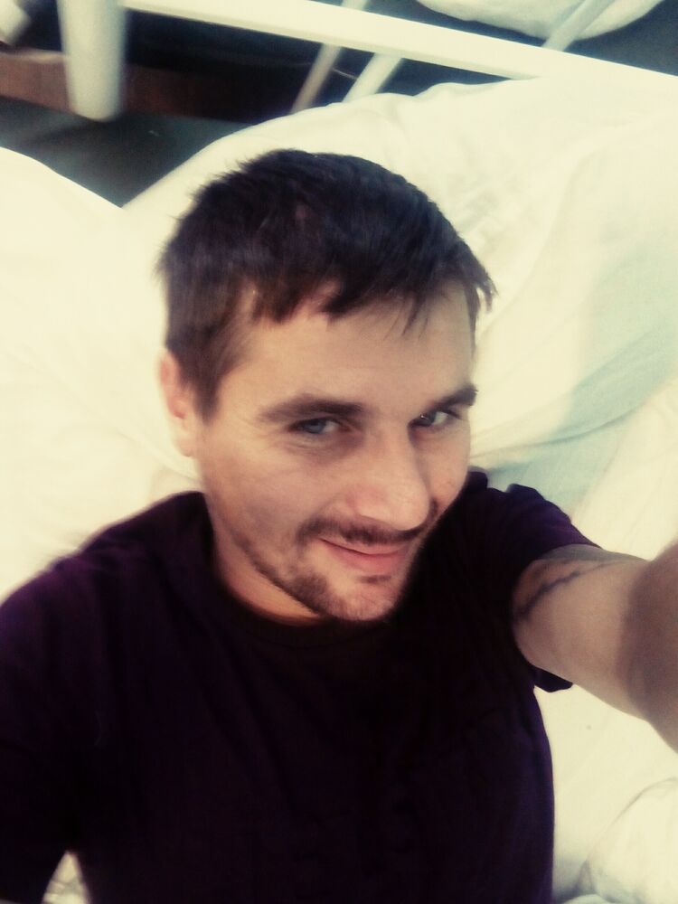  24050638  , 40 ,     