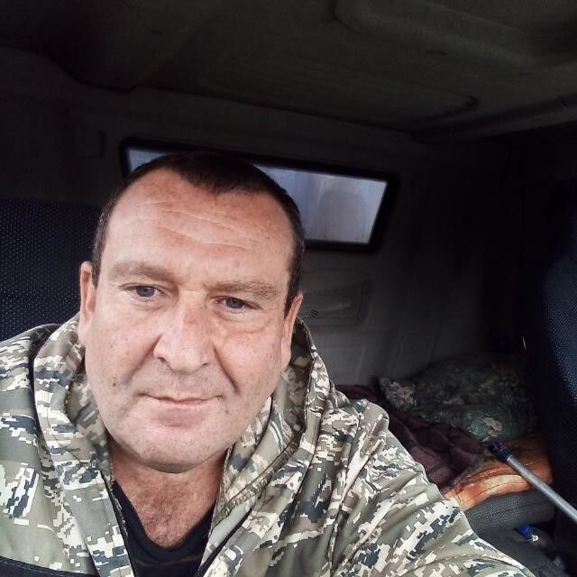  18729398  , 52 ,    