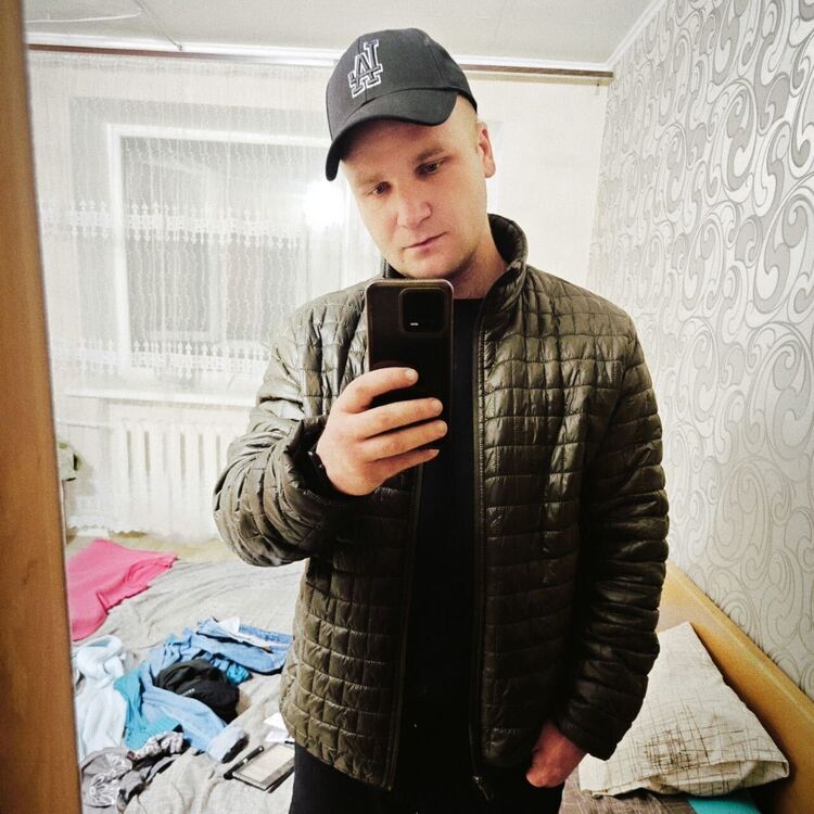  50242828  Slavik , 27 ,    