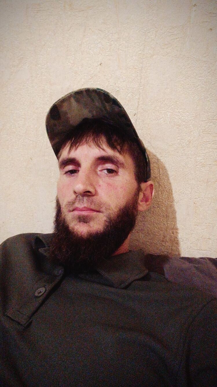  46687218  , 37 ,    