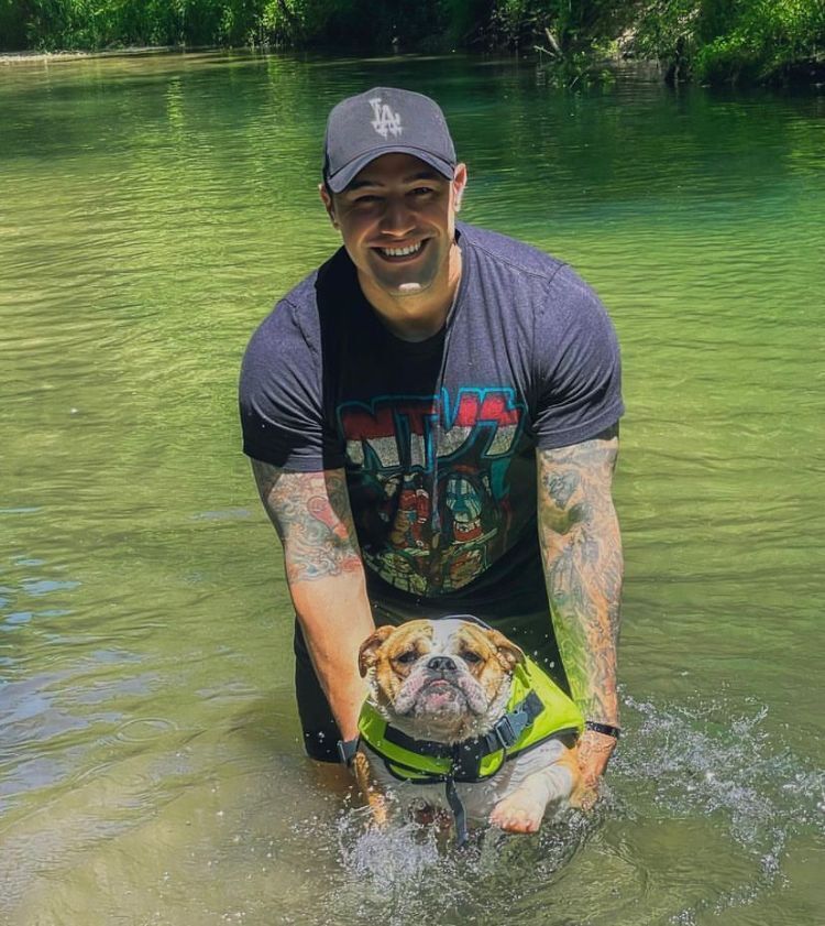  28074838  George, 43 ,    