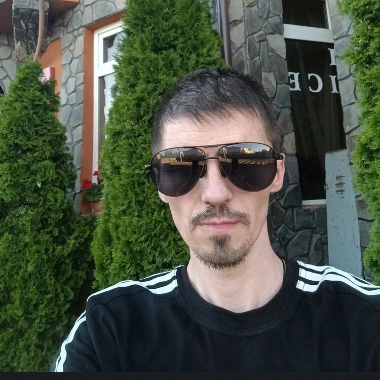  Komarov,   , 36 ,   ,   