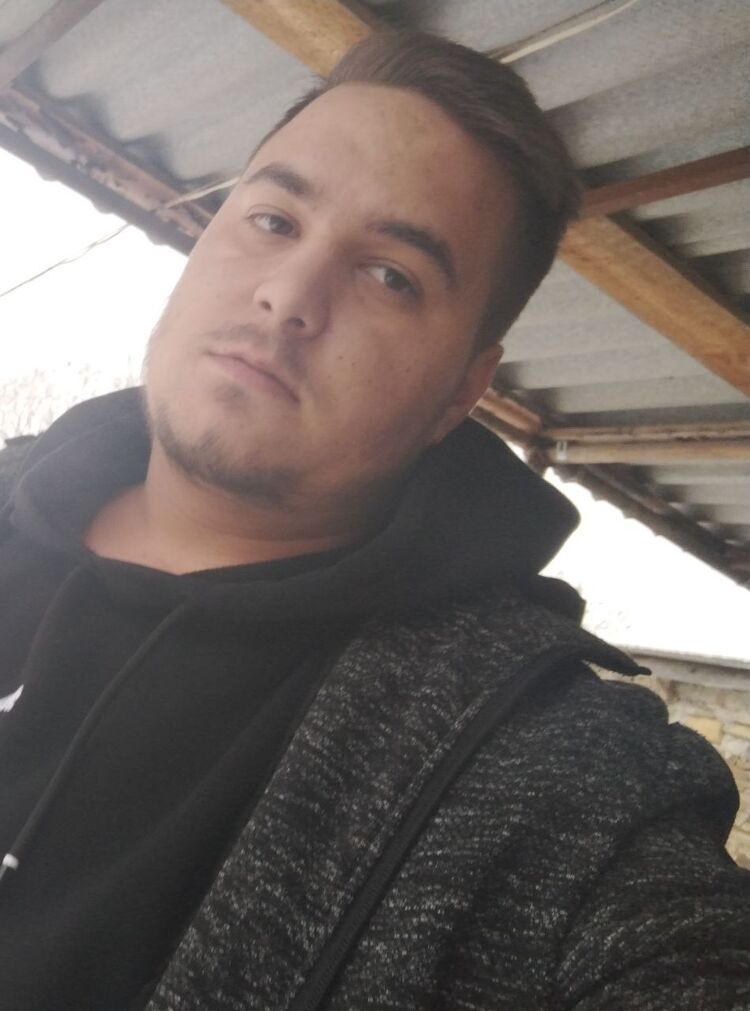  41788998  , 22 ,    