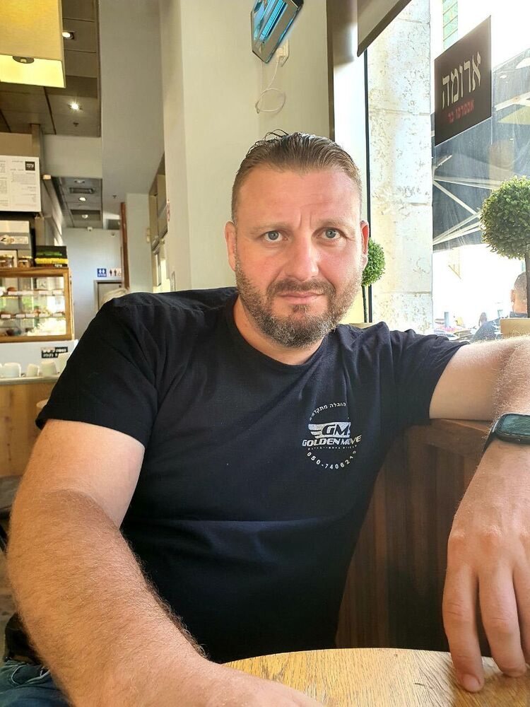  Rishon LeZiyyon,   Oleg, 44 ,   ,   , c 