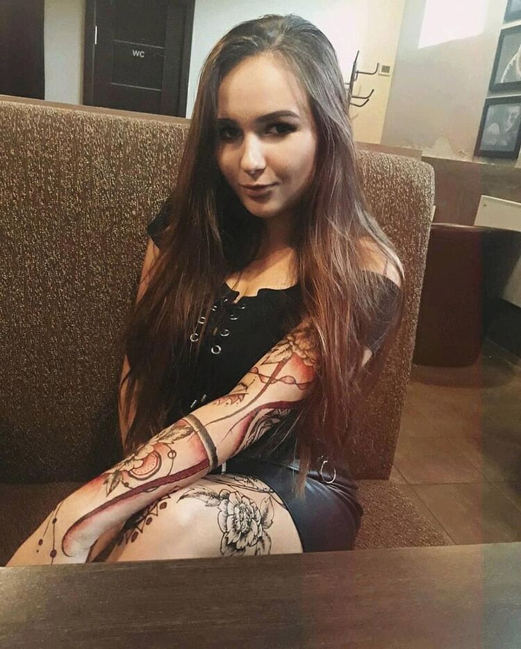  22026318  , 28 ,    