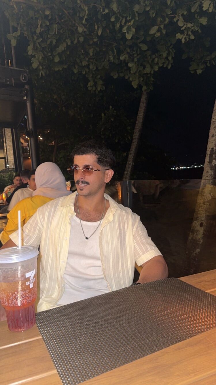  52862888  Nasser, 30 ,    