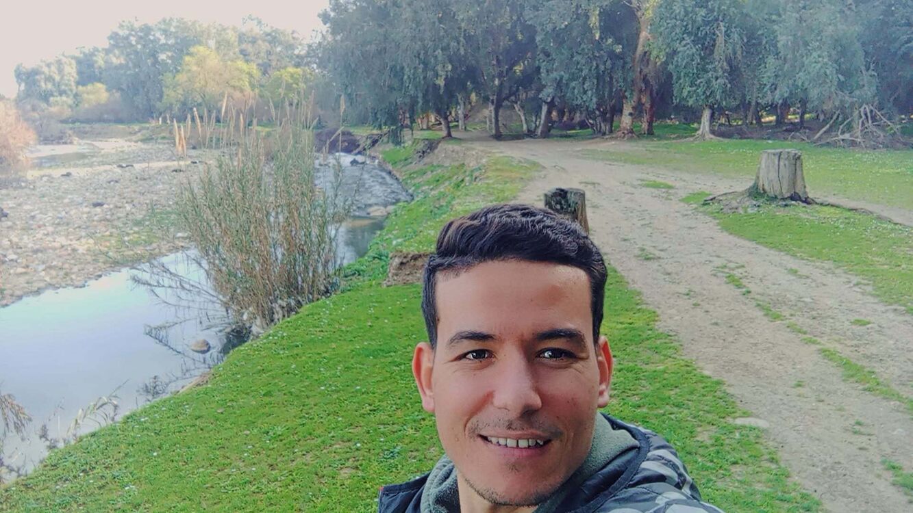  ,   Anouar, 30 ,   ,   