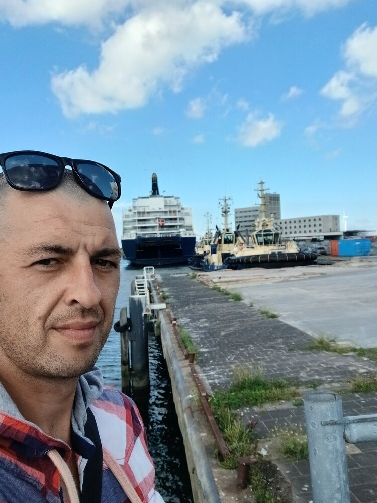  IJsselstein,   , 37 ,   ,   
