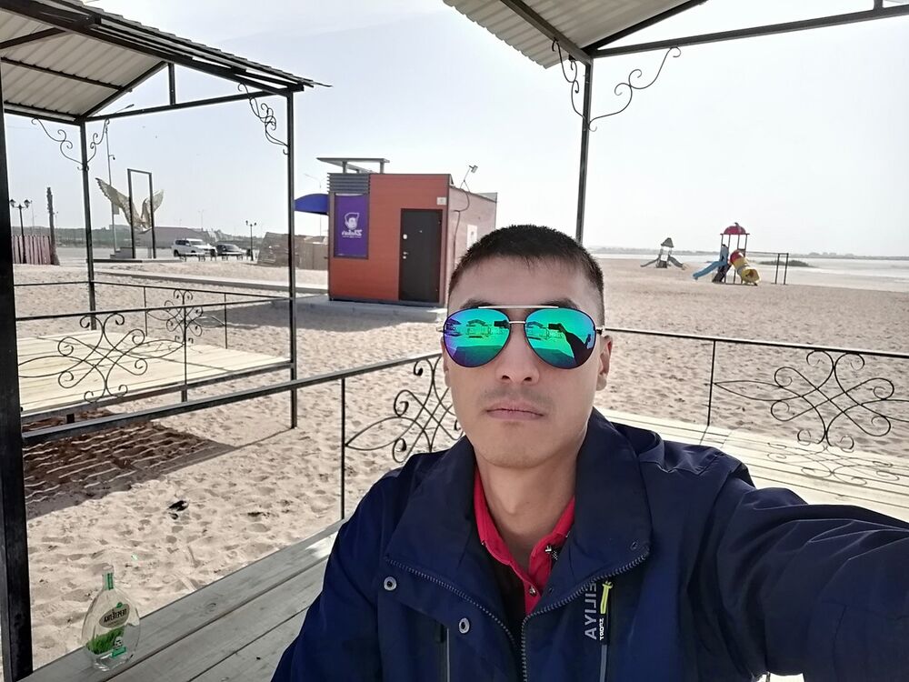  ,   Ruslan, 37 ,   ,   , c 