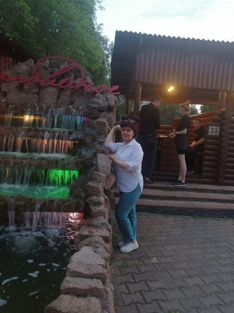  39076238  Viktoria, 51 ,    