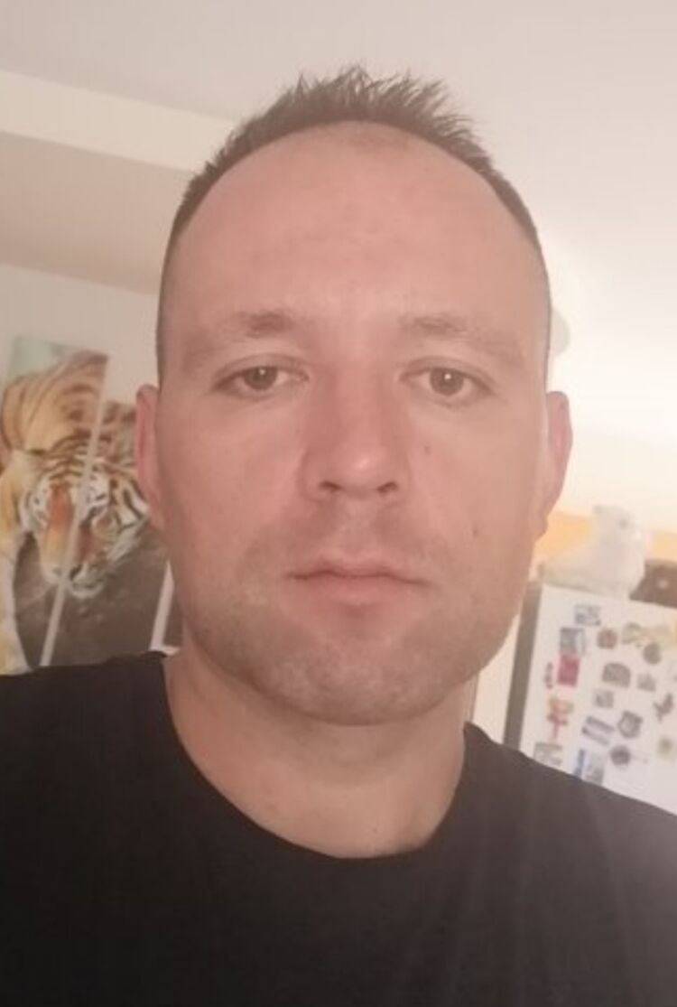  24709648  , 41 ,    