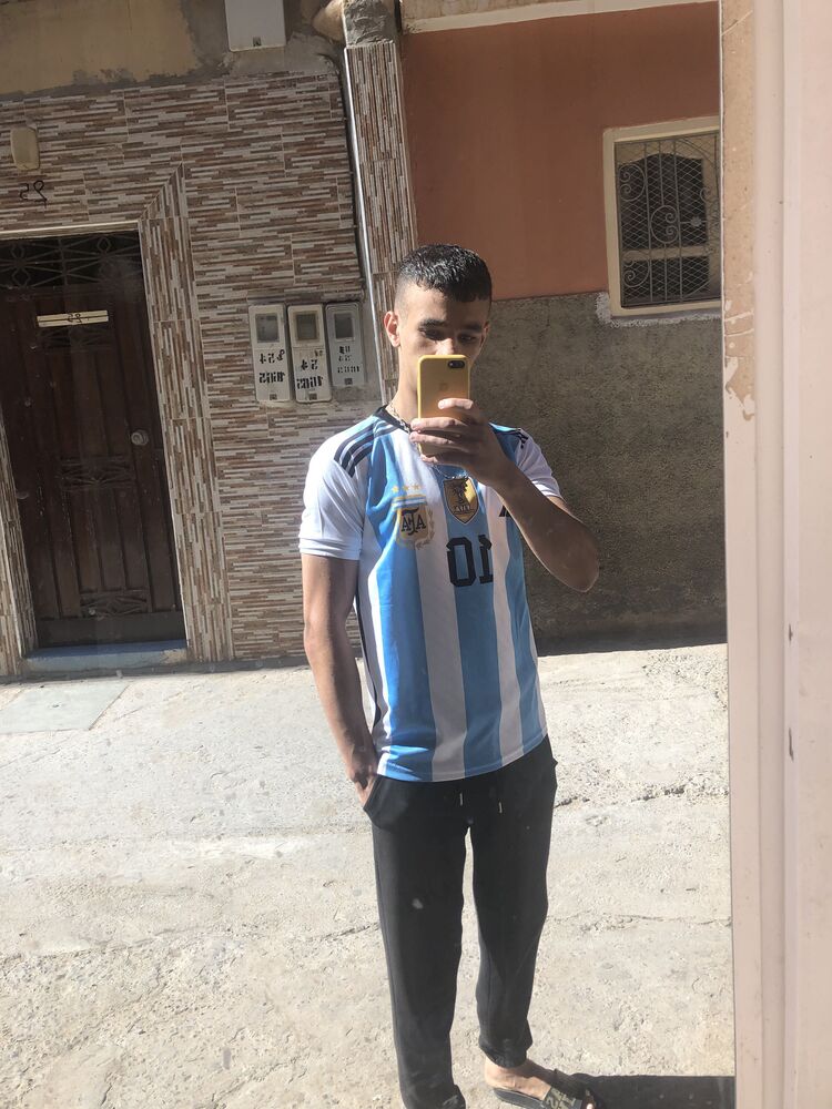  ,   Yassin, 18 ,   ,   