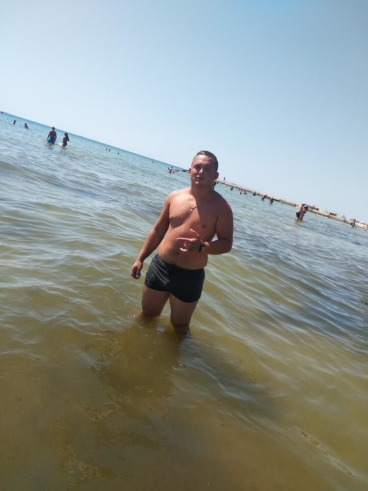  ,   Artur, 26 ,   ,   , c 