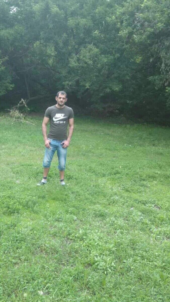  21376898  Artur, 39 ,    